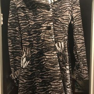 Light weight trench coat